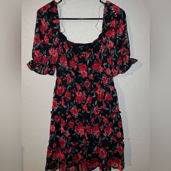 TRIXXI FLORAL RED and BLACK PUFF SLEEVE DRESS- Size MED-NWT - Picture 3 of 14